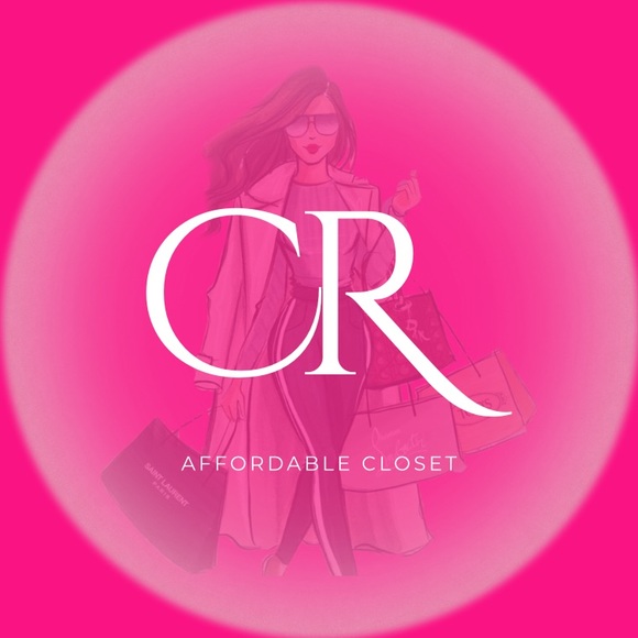 Meet your Posher, Claudia - Picture 1 of 8